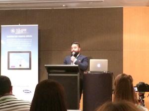 B0qrYnjIUAEPYgZ.jpg large